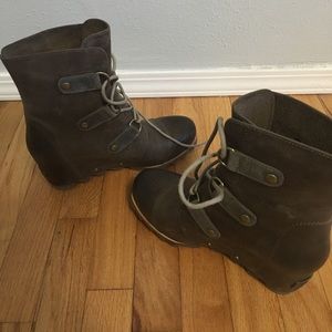 Women’s Wedge Boots